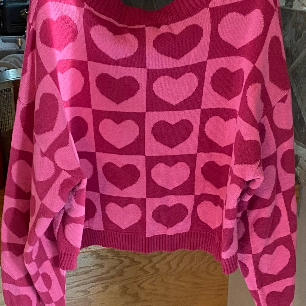 Sincerely Jules V Neck Cropped Sweater Size Small Light Pink/Dark Pink Hearts - Picture 3 of 4